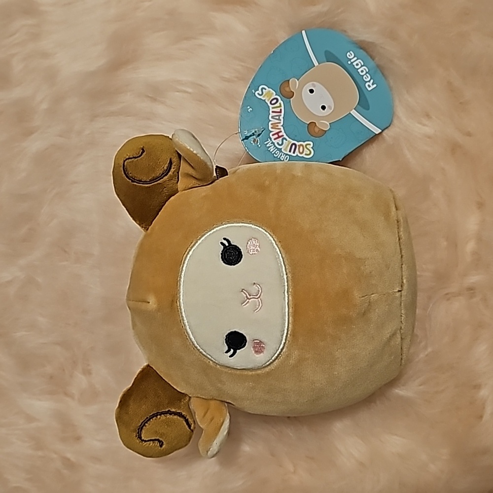 Reggie 5" NWT squishmallow